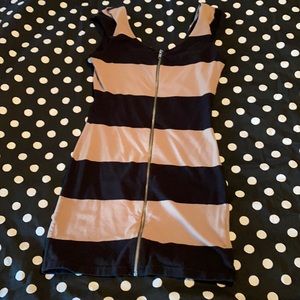 Knit dress with zipper front